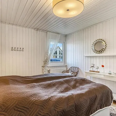 2 Bedroom Gorgeous In Hébergement de vacances